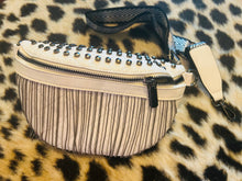 Load image into Gallery viewer, She Dreams of Winter Bag
